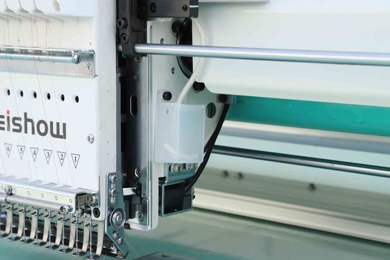 Macchina di ricamo ad alta velocità computerizzata piatta con testa di blocco motore a 1200 giri al minuto
