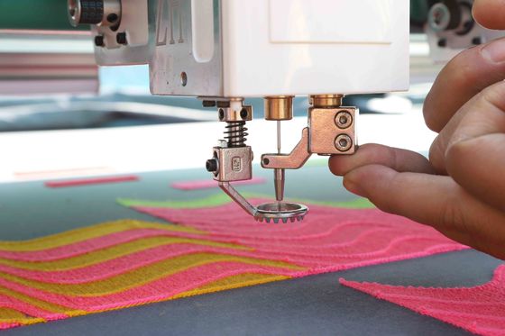 Macchina di ricamo per chenille a 60 teste computerizzata ad alta velocità