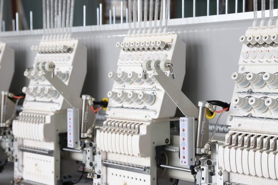 Macchina per ricamo di sequine commerciali 15 teste 9 aghi 1 anno di garanzia