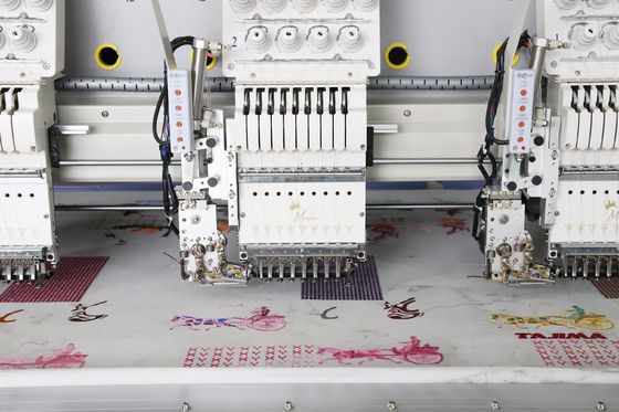4500 kg Macchina di ricamo industriale computerizzata 22 Testa 9 Aghi