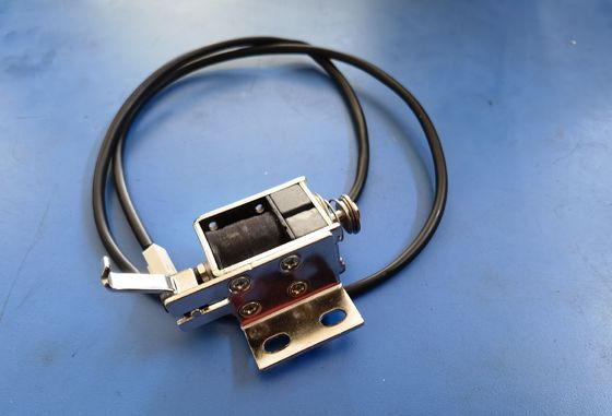 Solenoide di salto nero / solenoide di taglio per la macchina di ricamo computerizzata