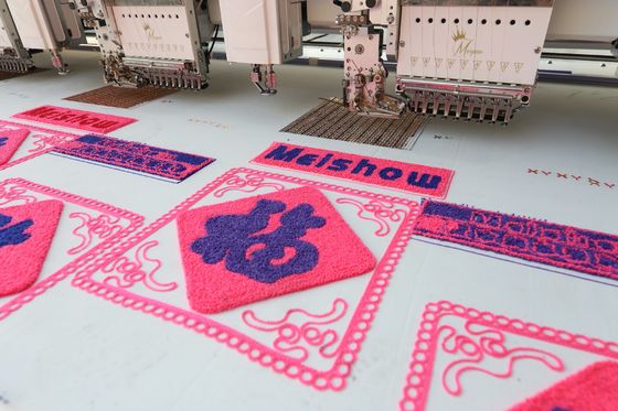 Macchina di ricamo a manicotti a 15 teste multifunzione con ricamo a piattaforma al computer