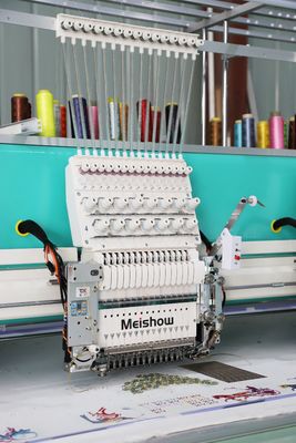 Macchina di ricamo a sequine singole 15 aghi 12 teste Area di personalizzazione